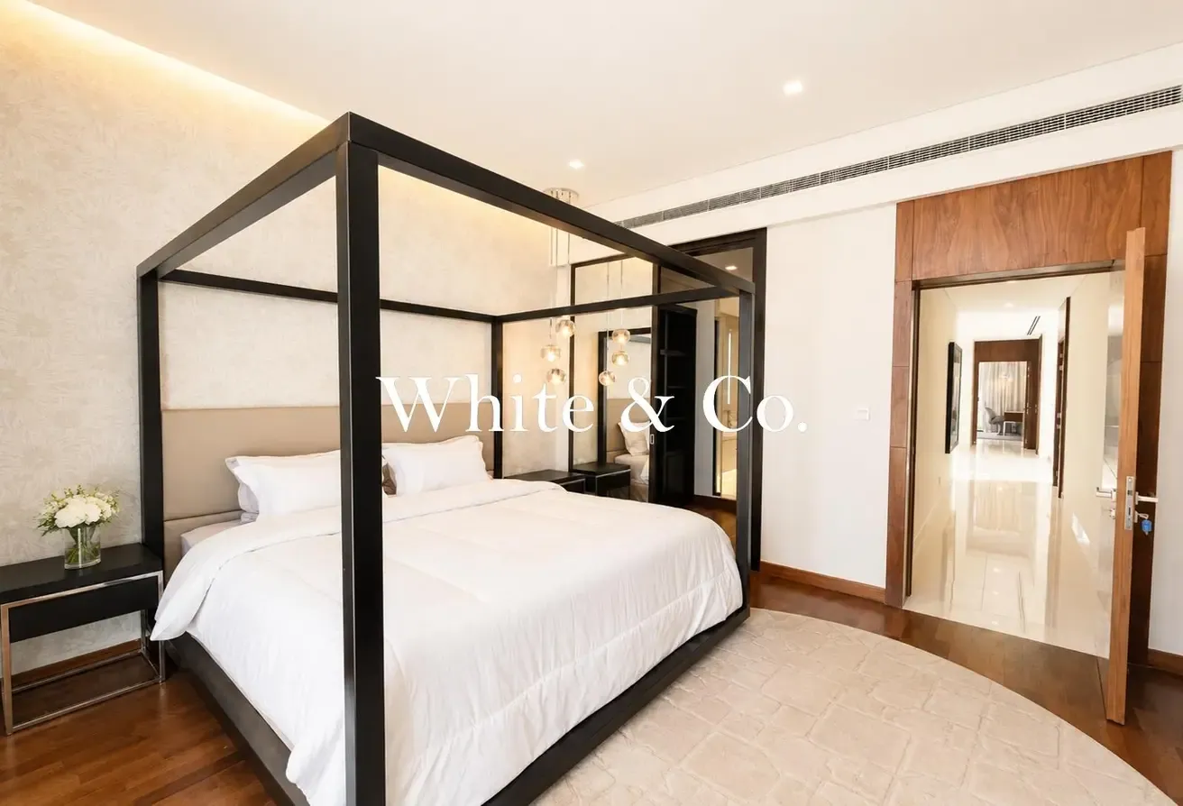 Fully Furnished | Single Row | Upgraded