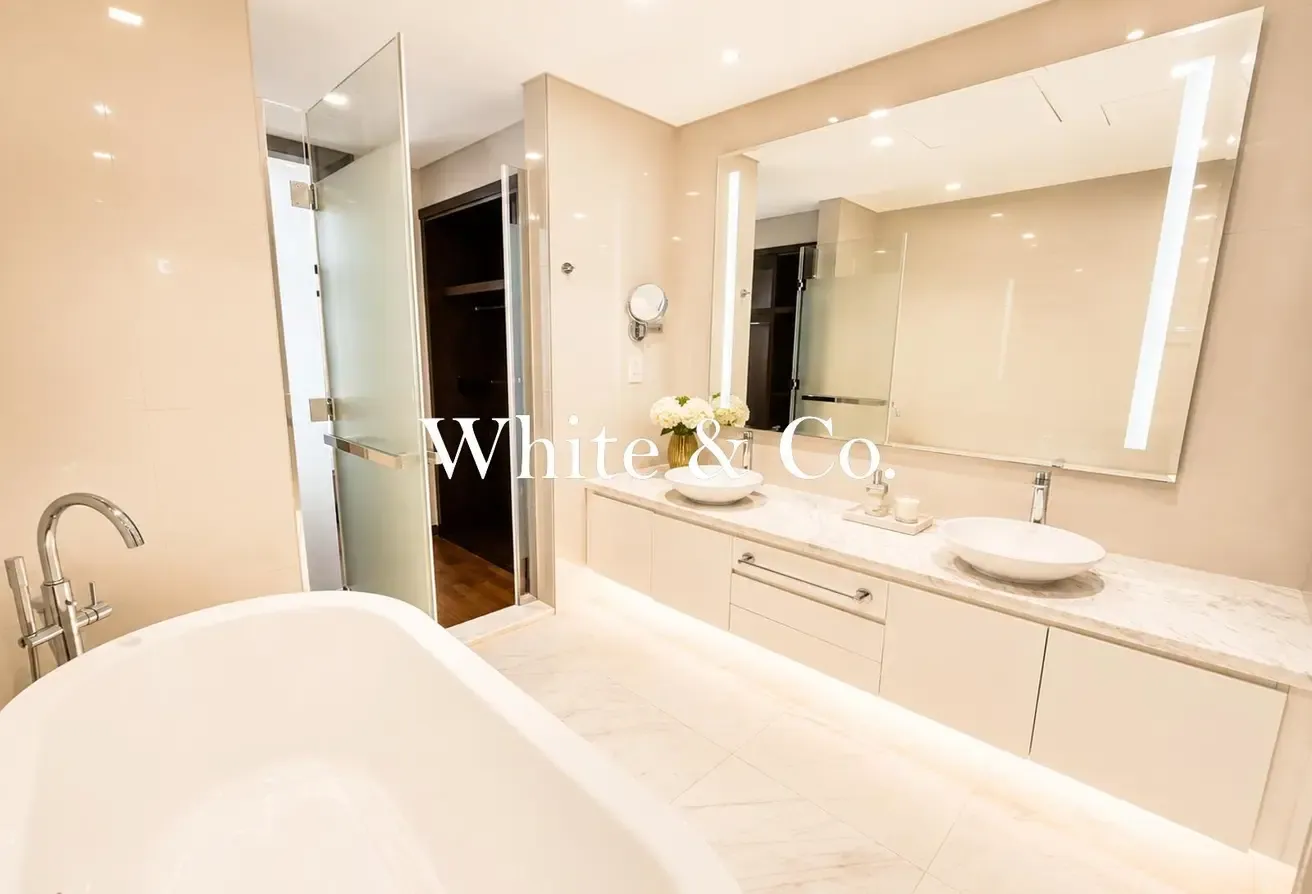 Fully Furnished | Single Row | Upgraded
