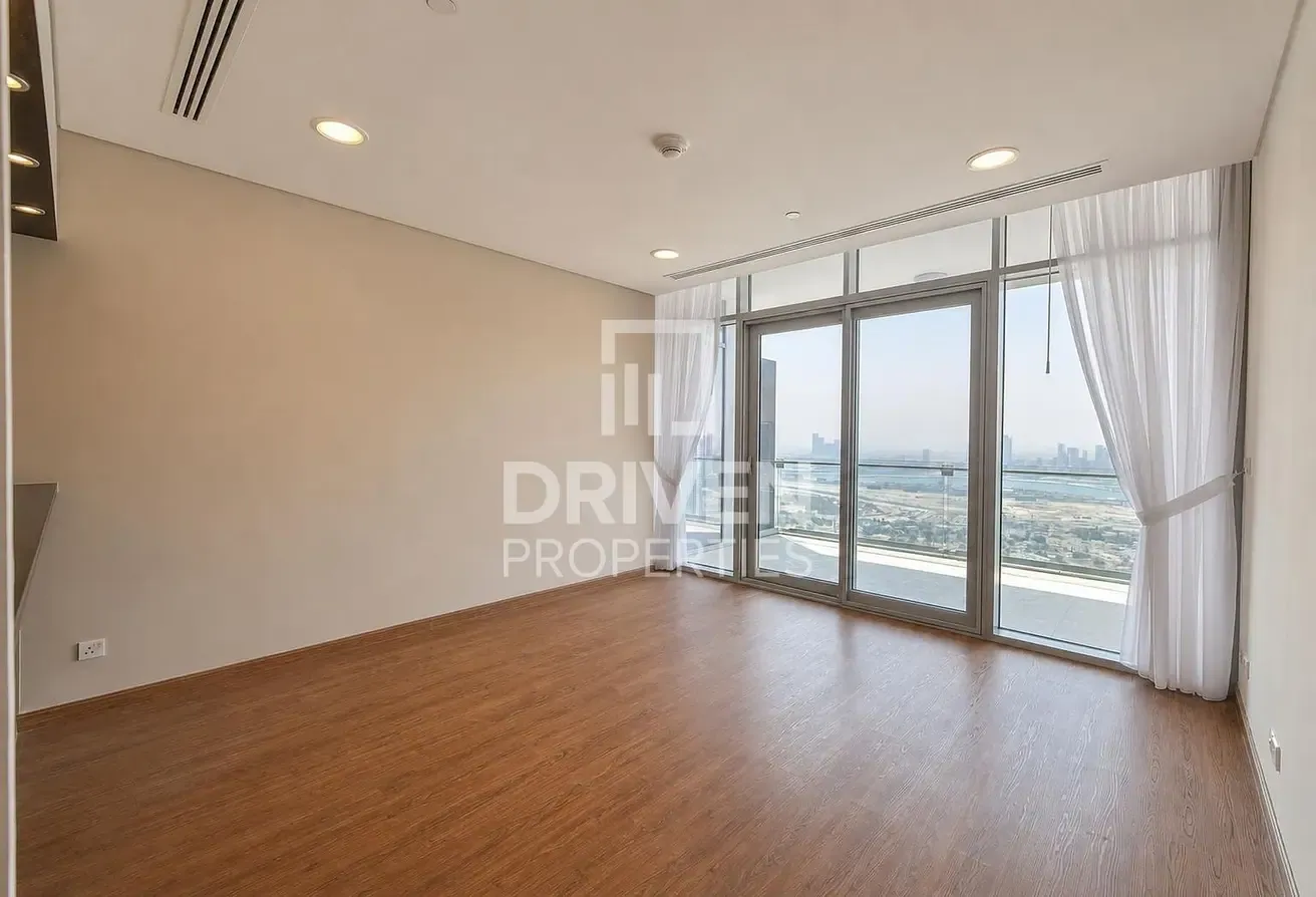 High Floor | Ready to Move in | Spacious