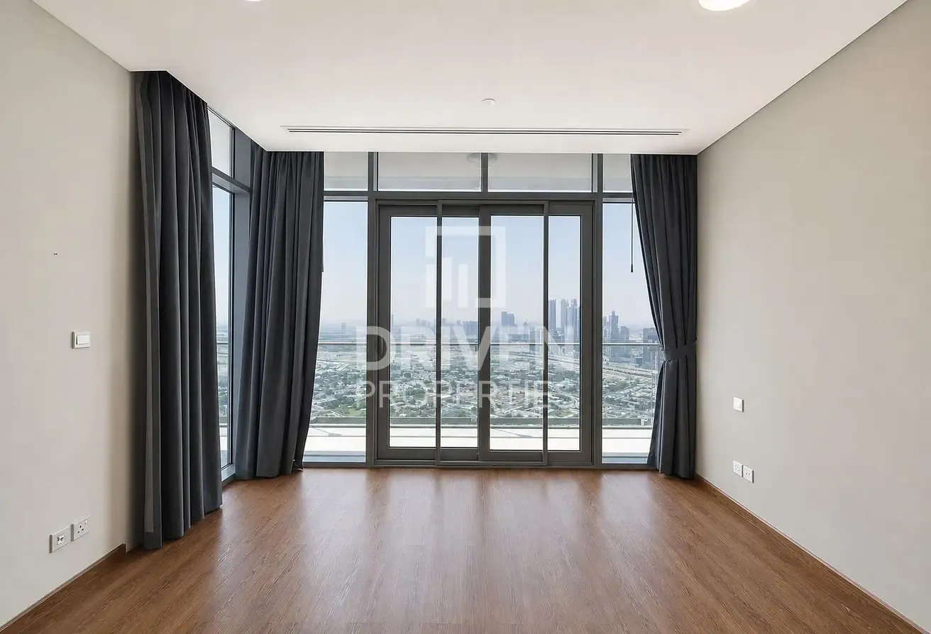 High Floor | Ready to Move in | Spacious