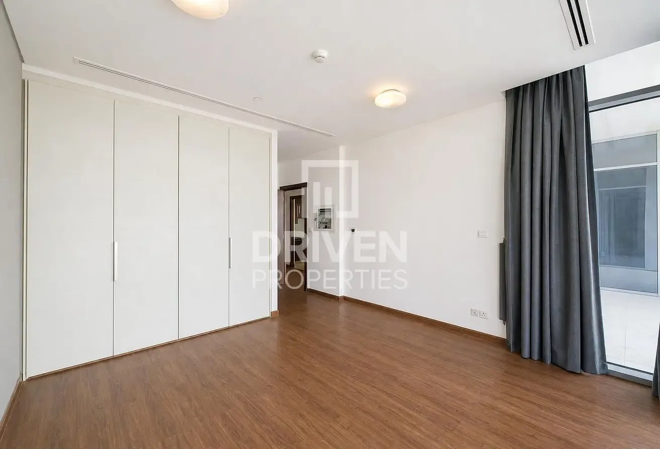 High Floor | Ready to Move in | Spacious
