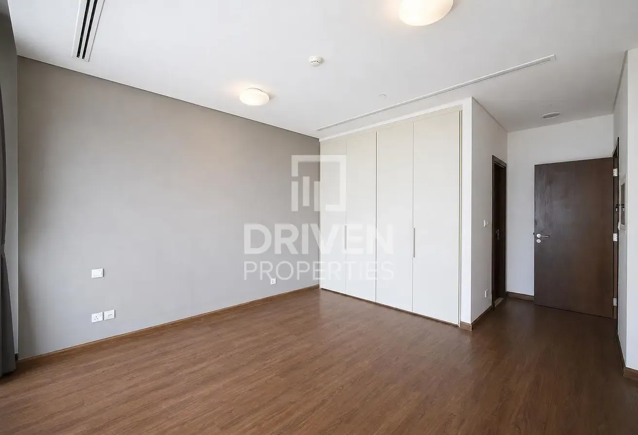 High Floor | Ready to Move in | Spacious