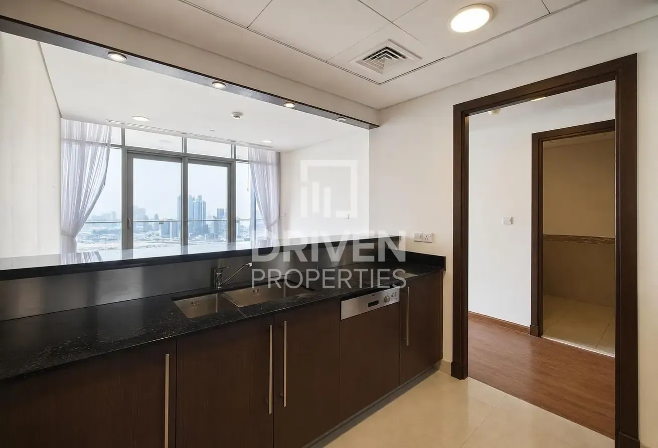 High Floor | Ready to Move in | Spacious