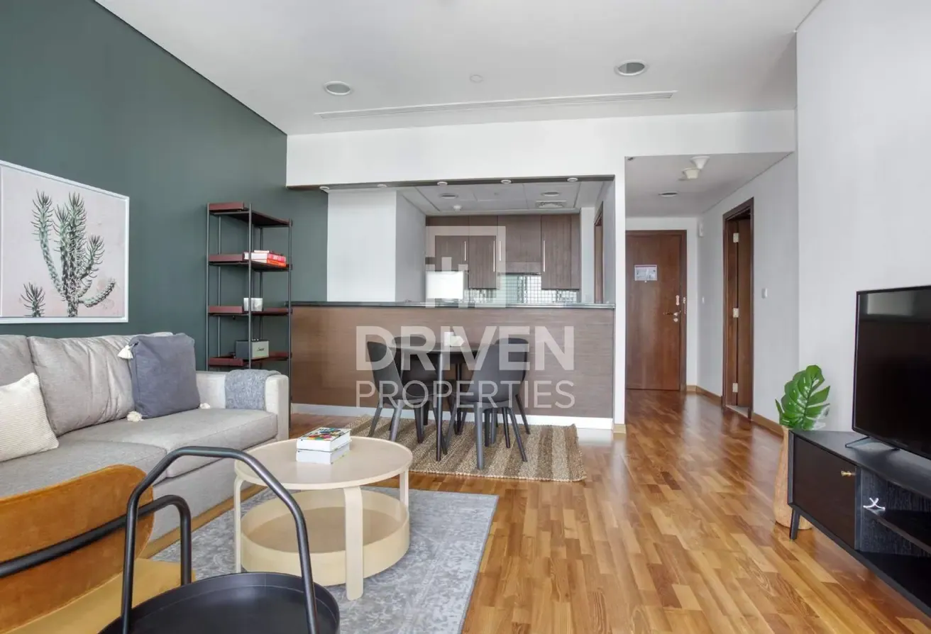 Spacious Balcony | Sea View | 12 Cheques