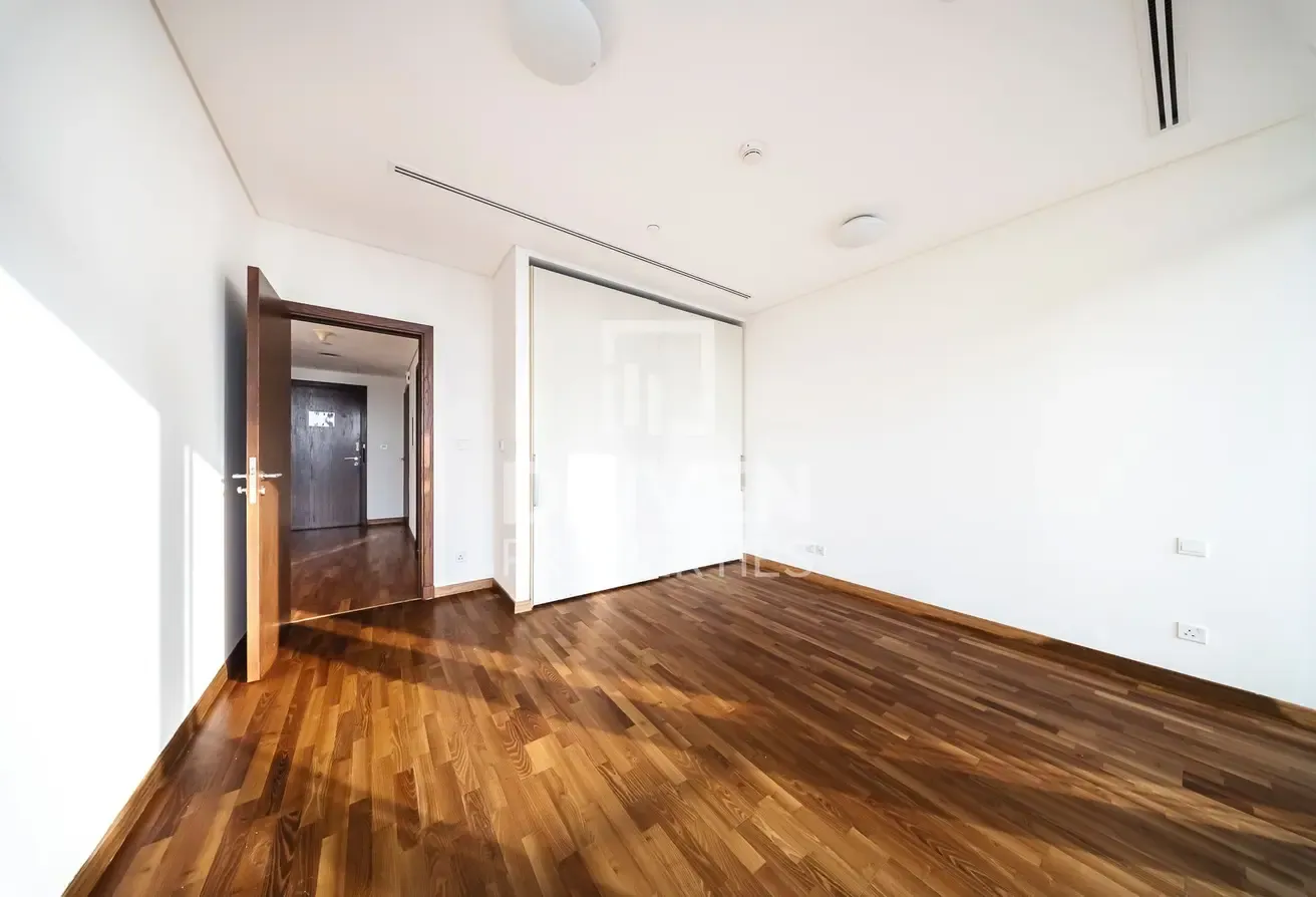 DIFC View | Unfurnished Apt | Vacant May