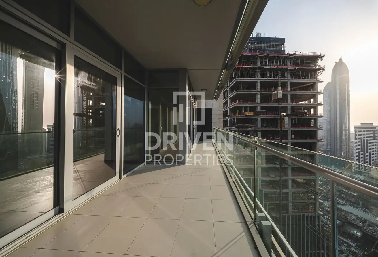 DIFC View | Unfurnished Apt | Vacant May