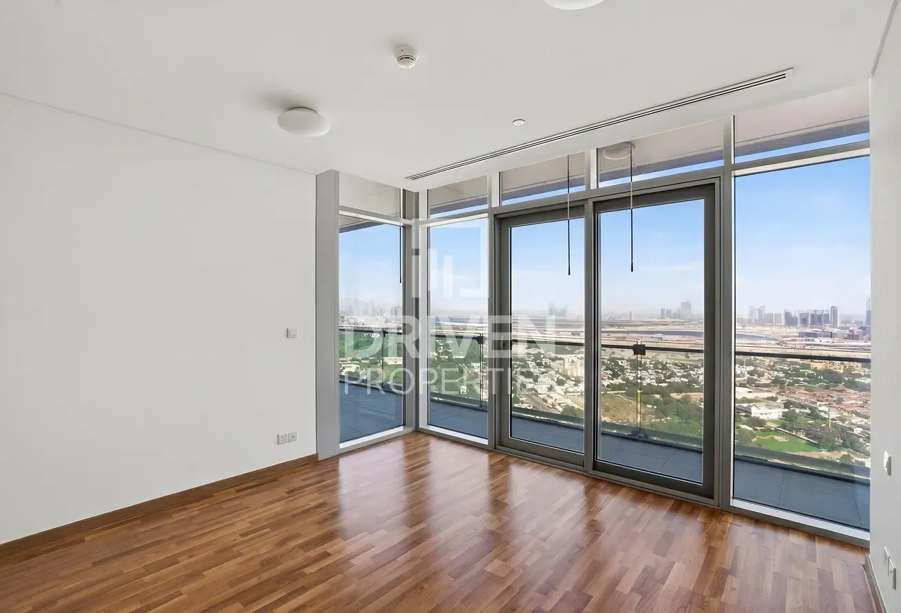 Stunning Sea View | Great Location | Vacant
