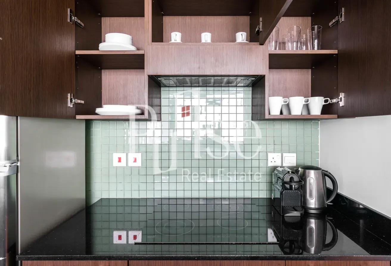 High Floor 1BR | Skyline Views | 6 Cheques
