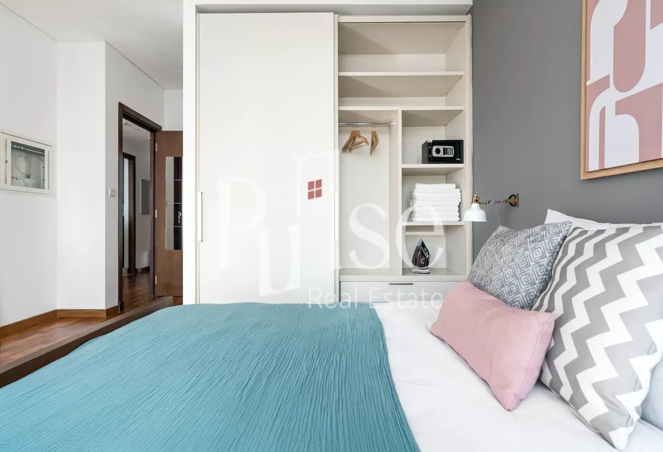 High Floor 1BR | Skyline Views | 6 Cheques