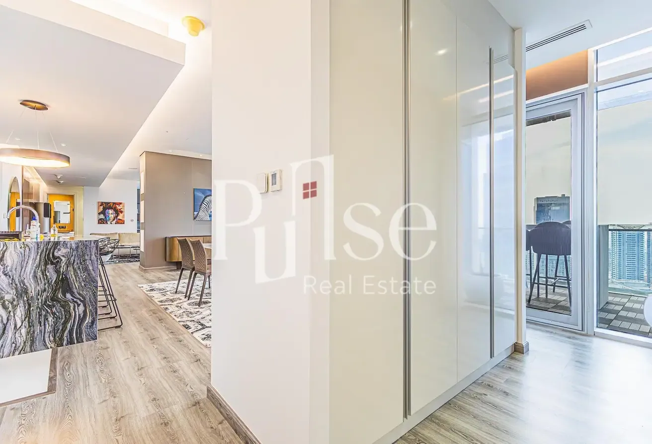 Upgraded and Furnished | 1BR+Study | DIFC View