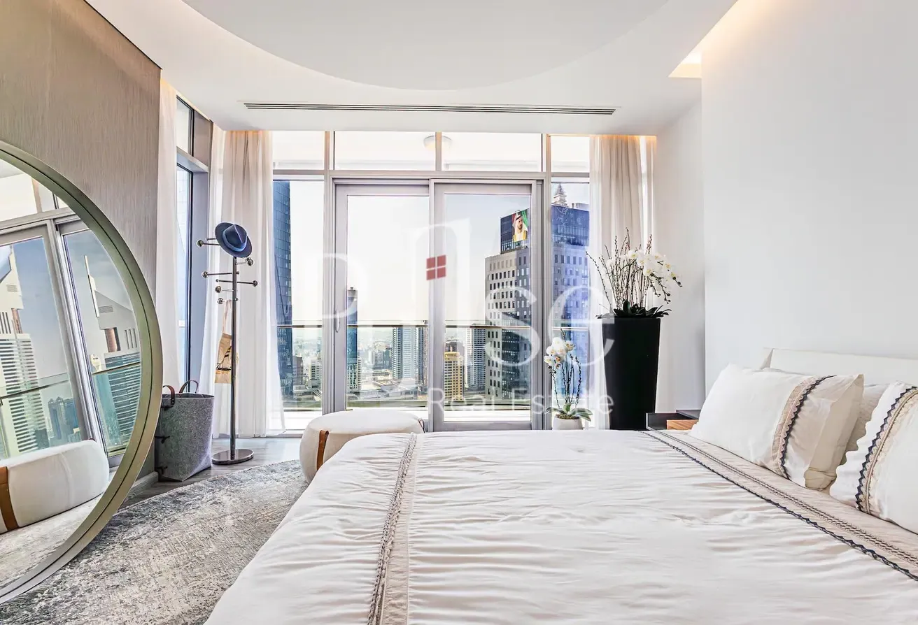 Upgraded and Furnished | 1BR+Study | DIFC View
