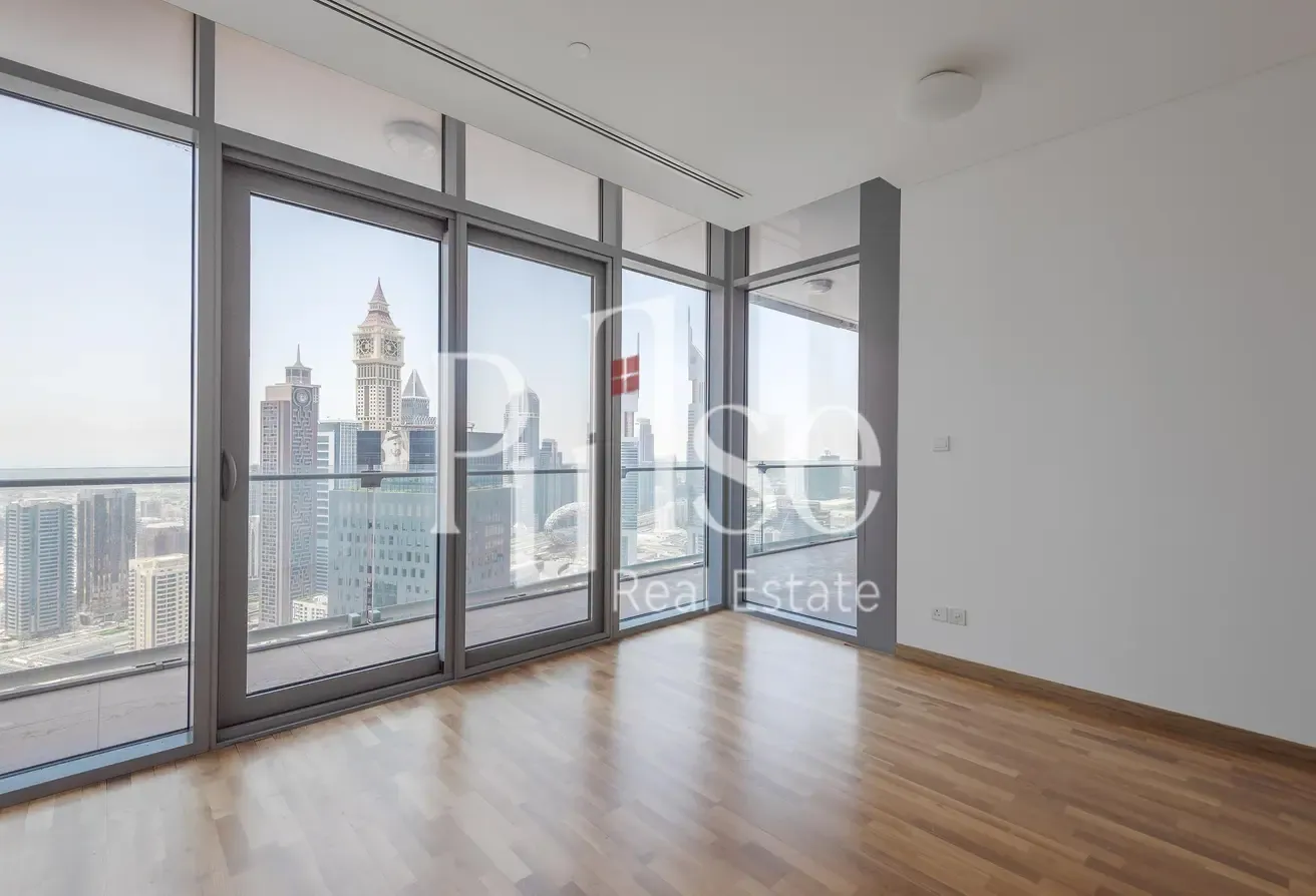 Modern and Spacious 1BR | DIFC & Sea Facing