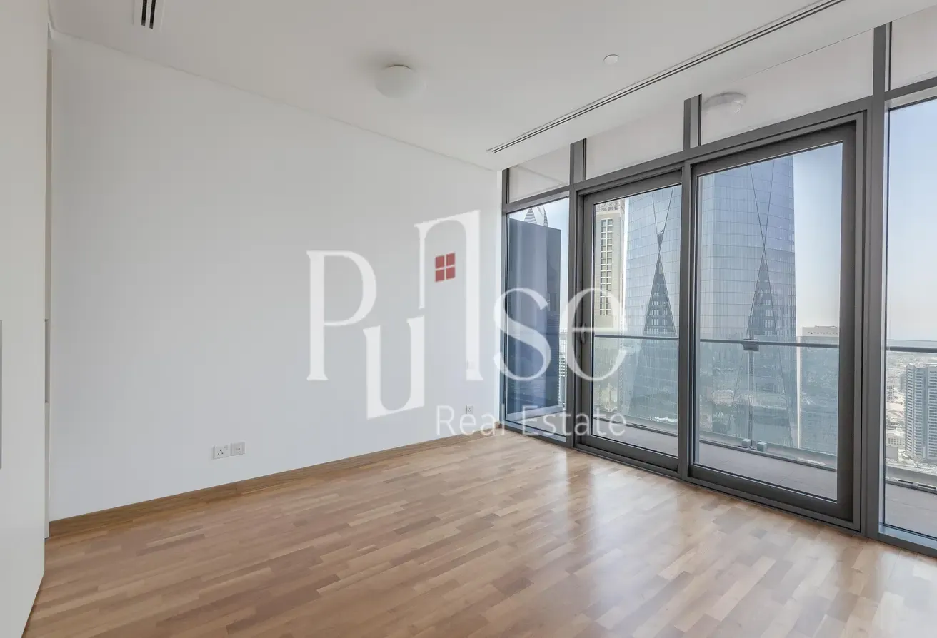Modern and Spacious 1BR | DIFC & Sea Facing
