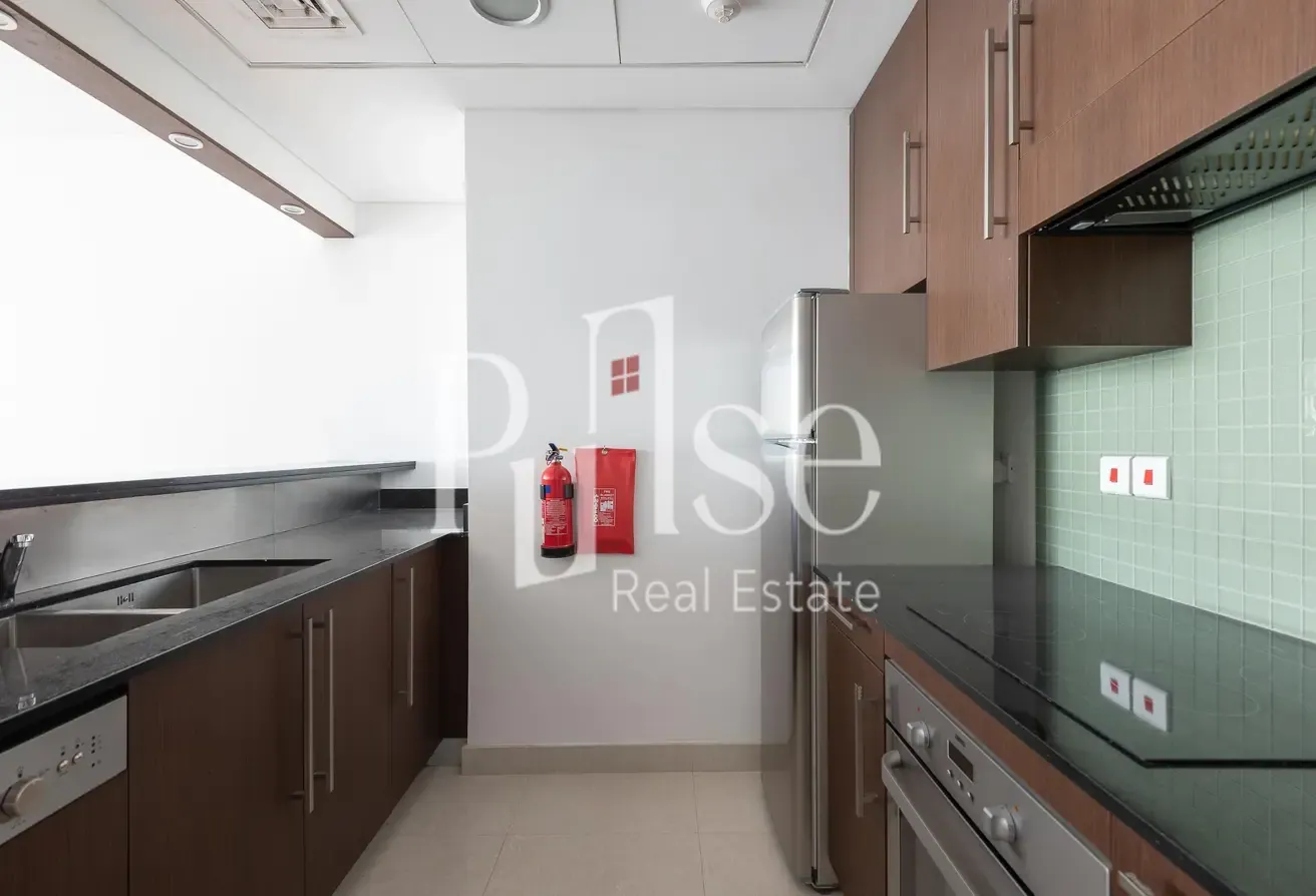 Modern and Spacious 1BR | DIFC & Sea Facing