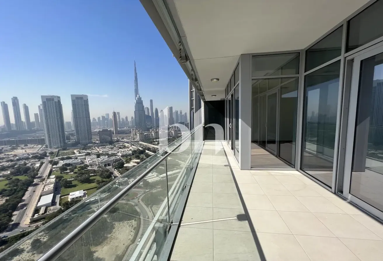 High floor| Za'abeel View| Ready to move in