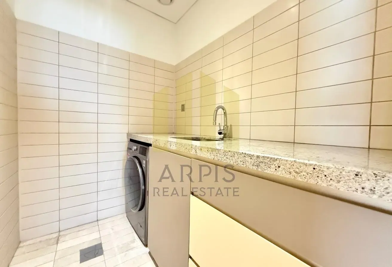 LUXURY 2 BED | CHILLER FREE | SEA VIEW