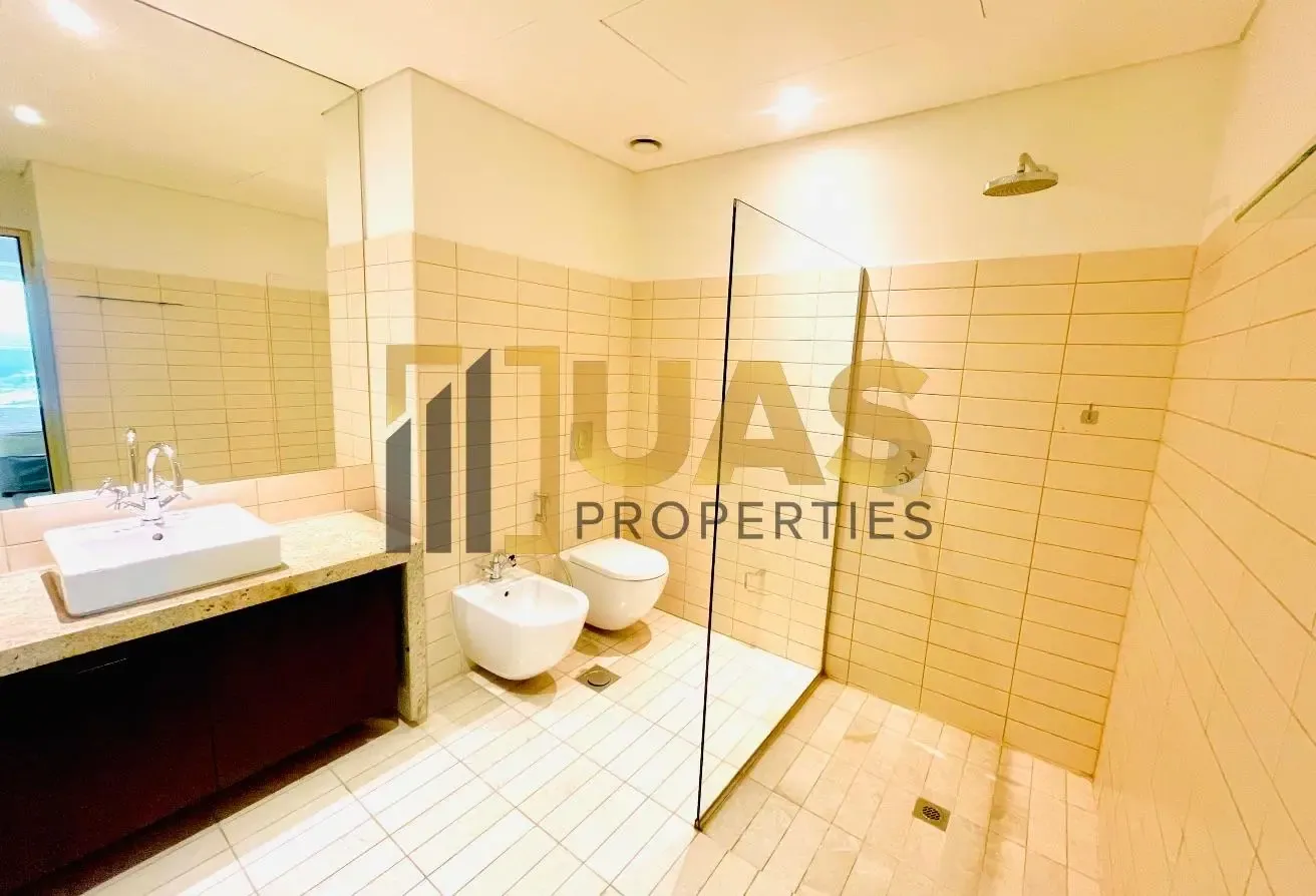 Modern living | Chiller free | near metro