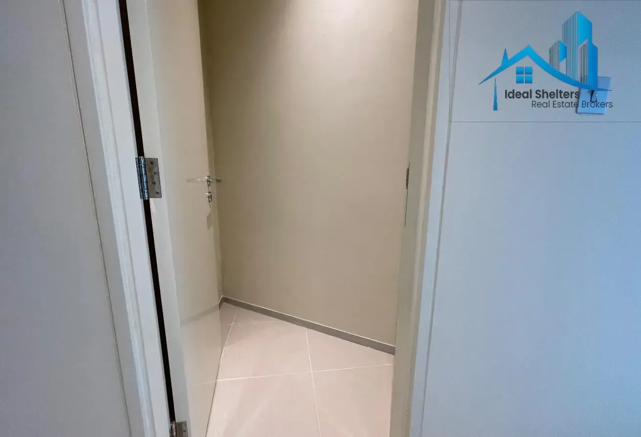 WELL MAINTAINED 2BHK || NEAR METRO || HUGE SIZE ||