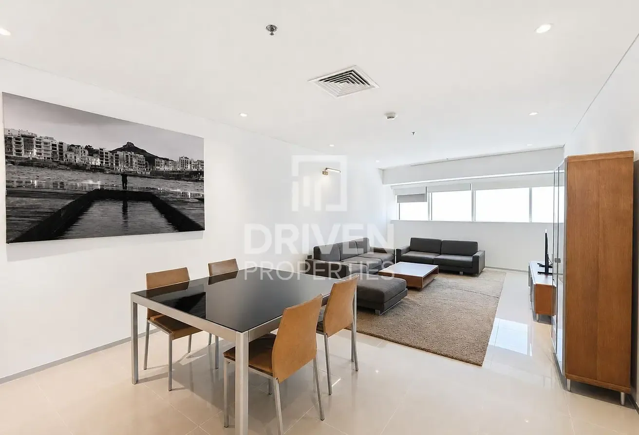 Spacious Apt | High Floor Sea View | Chiller Free