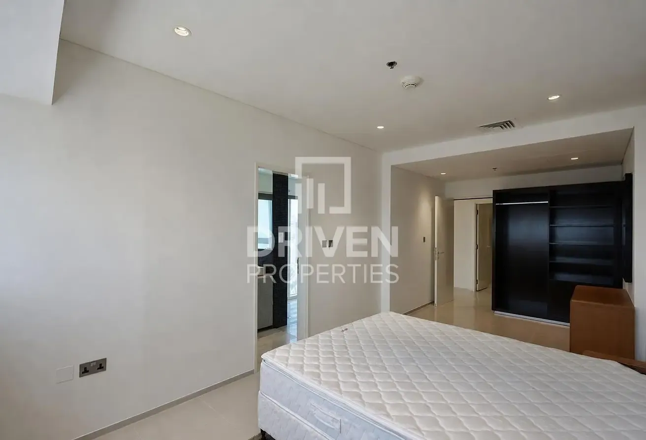 Spacious Apt | High Floor Sea View | Chiller Free