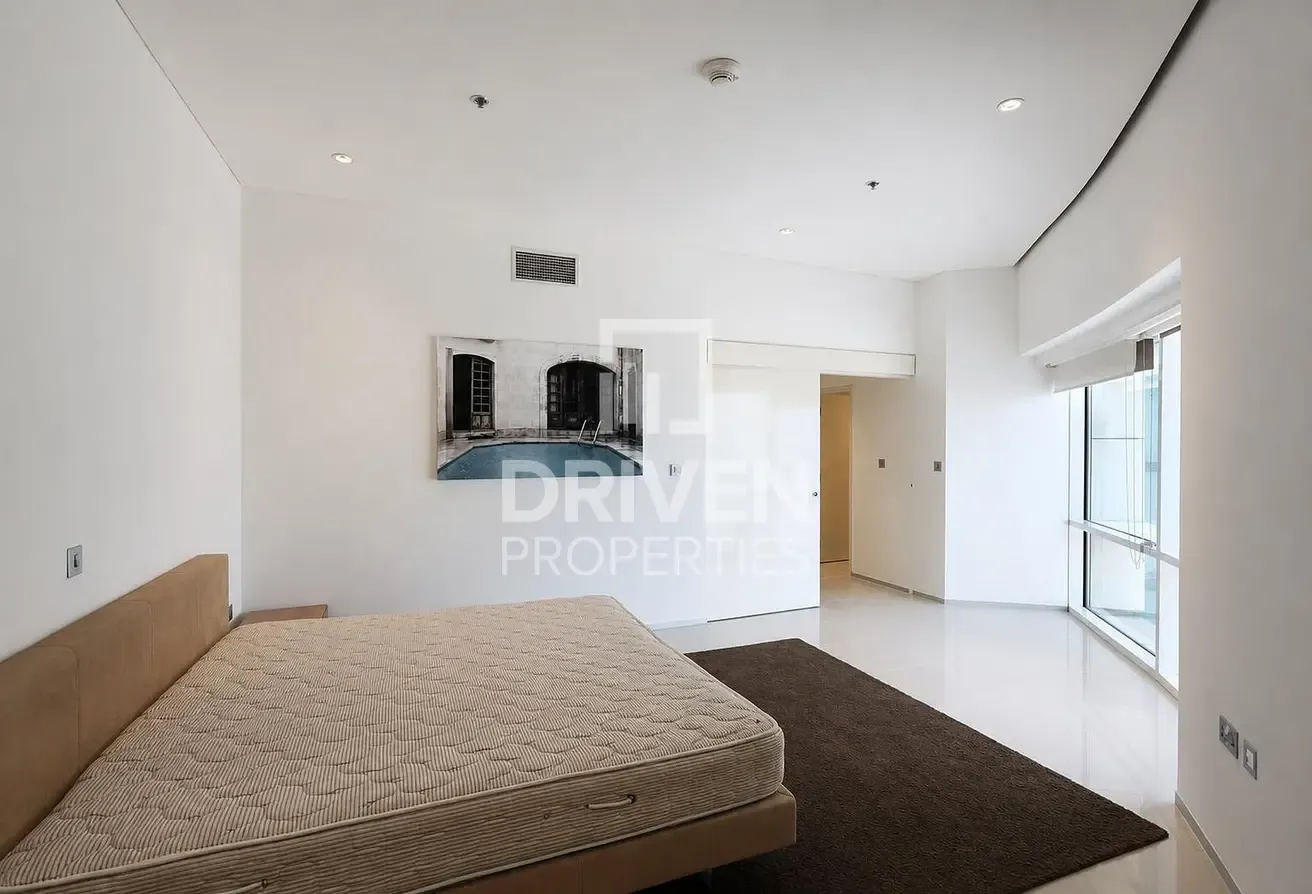 Spacious Apt | High Floor Sea View | Chiller Free
