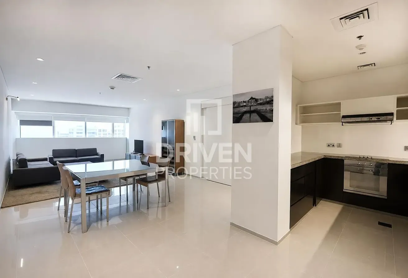 Spacious Apt | High Floor Sea View | Chiller Free