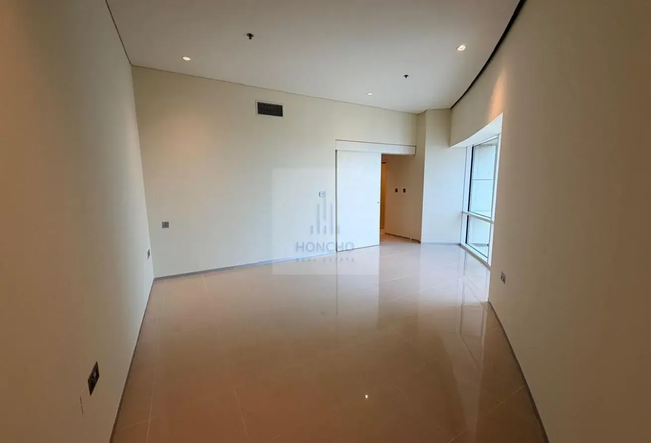 2 BR Apartment on 37th Floor with Water Views