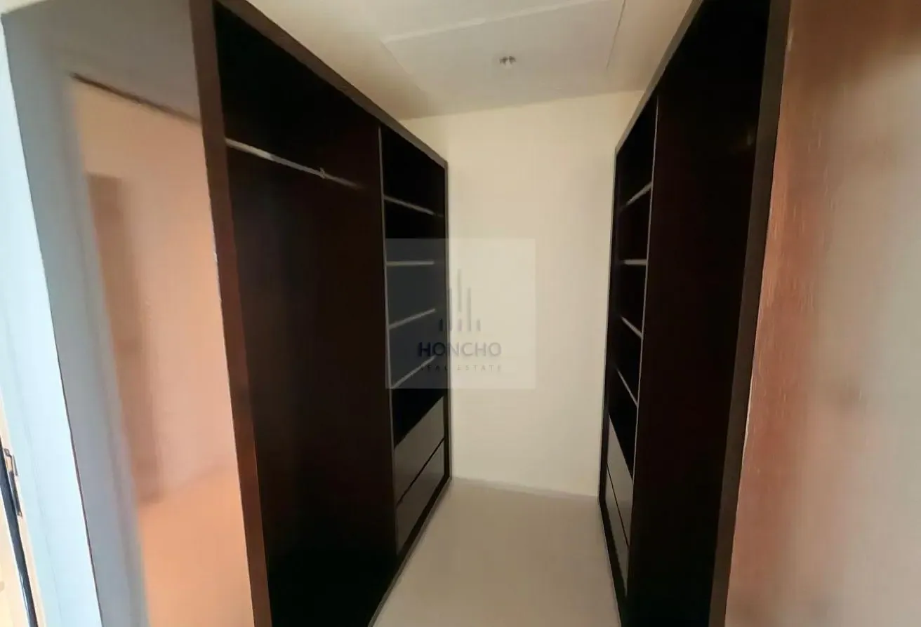 2 BR Apartment on 37th Floor with Water Views