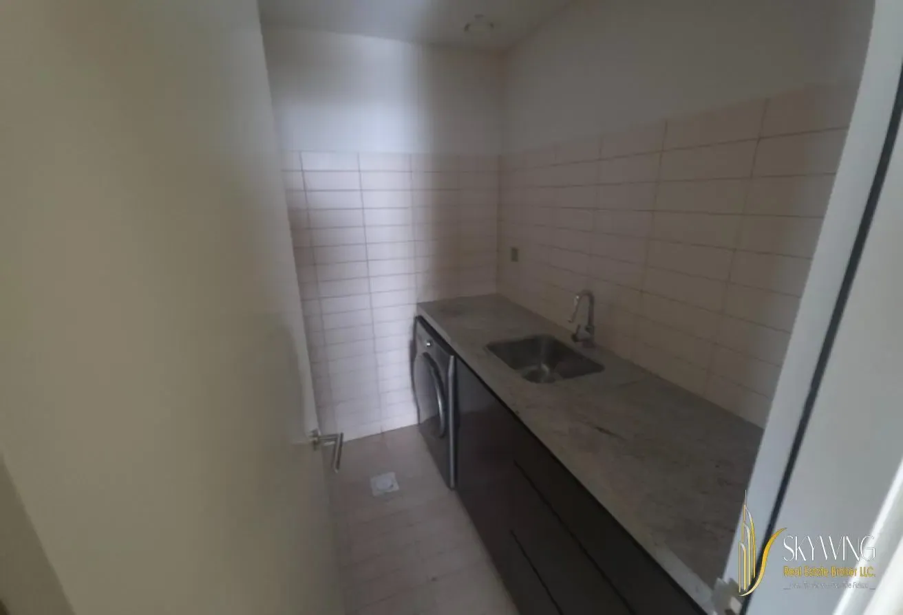 UNFURNISHED 2BR | HIGH FLOOR | BRIGHT