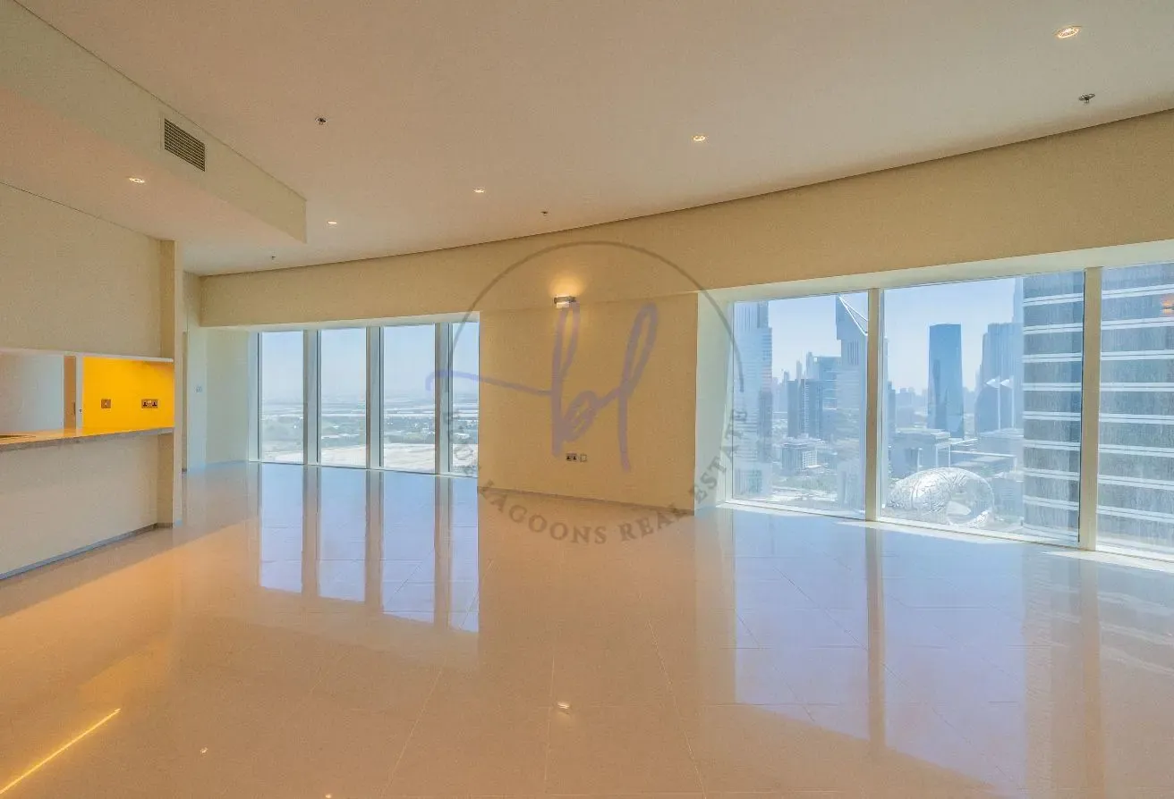 Iconic Tower | Bright & Spacious | Prime SZR Unit