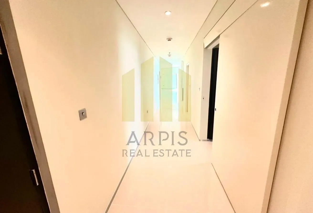 Luxury 2BR | Near Metro | Sheikh Zayed Rd
