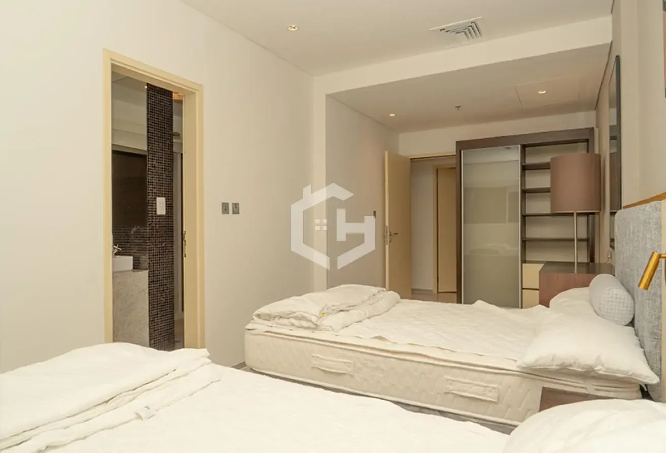 Spacious | High Floor | Near Metro | Stunning View