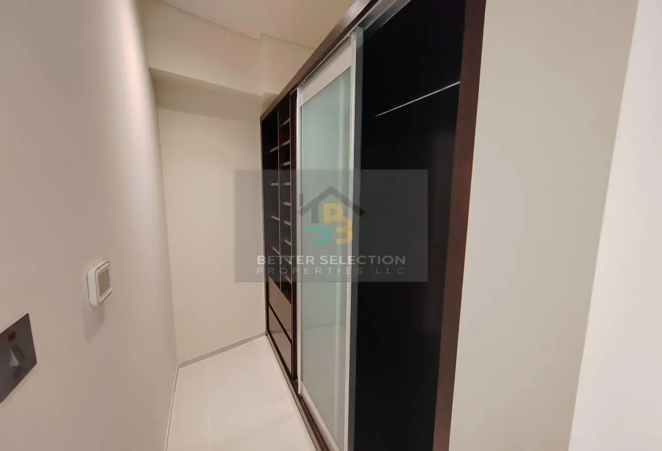 Large 2BHK| High Floor Sea View | Chiller Free