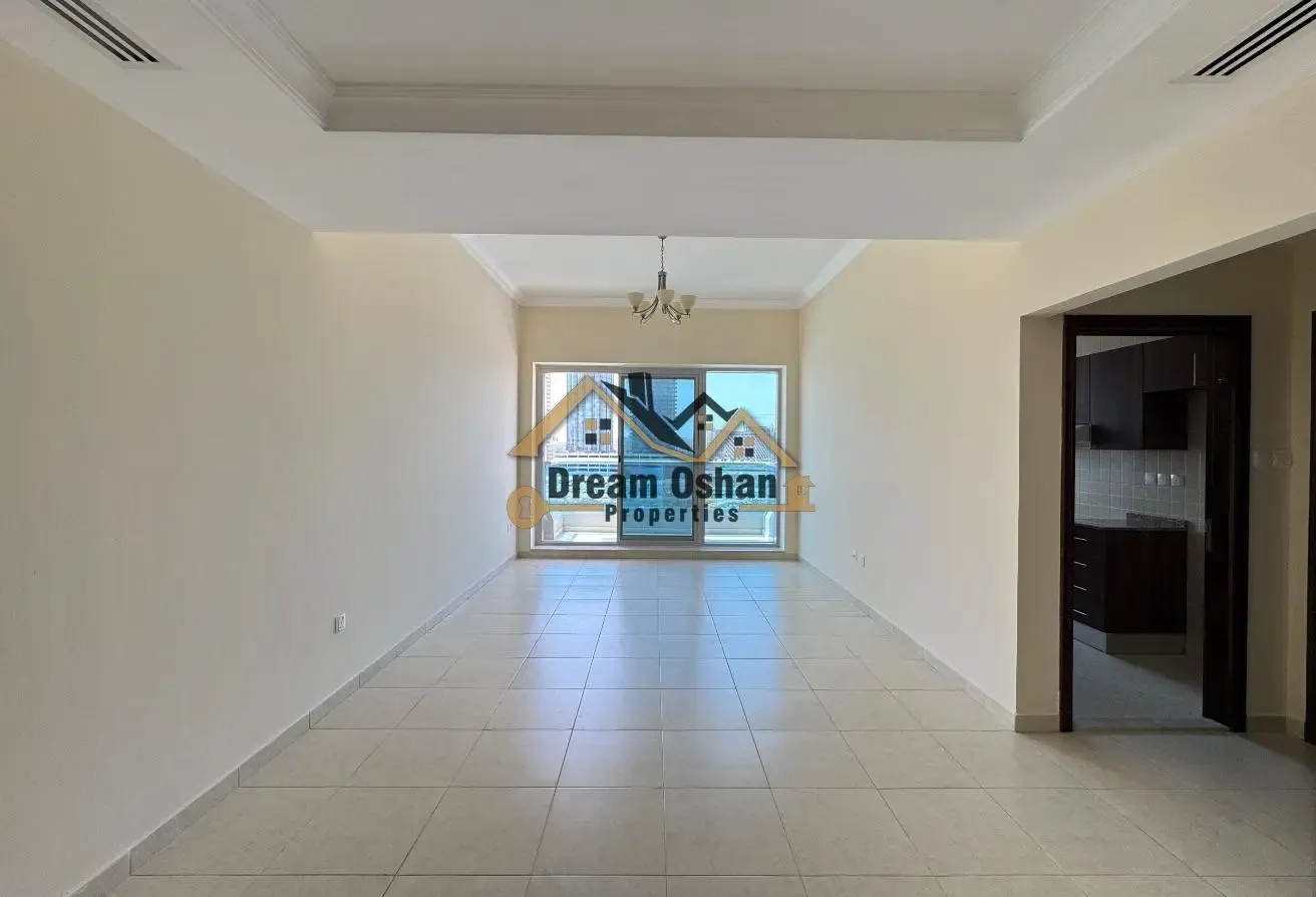BiG Layout 1Bhk With Balcony Close Kitchen
