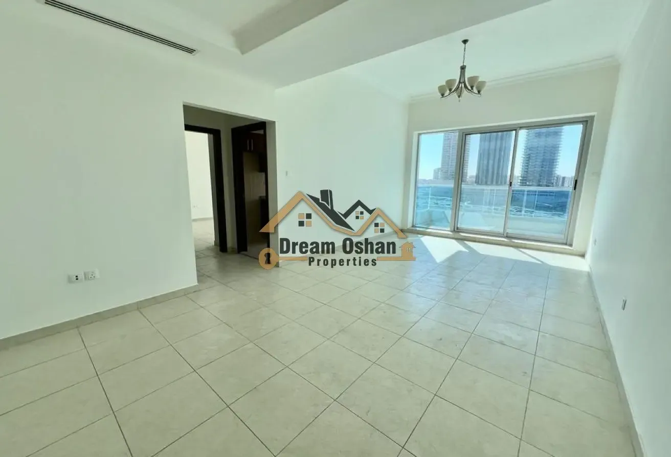 BiG Layout Bright 1BHK With Close kitchen