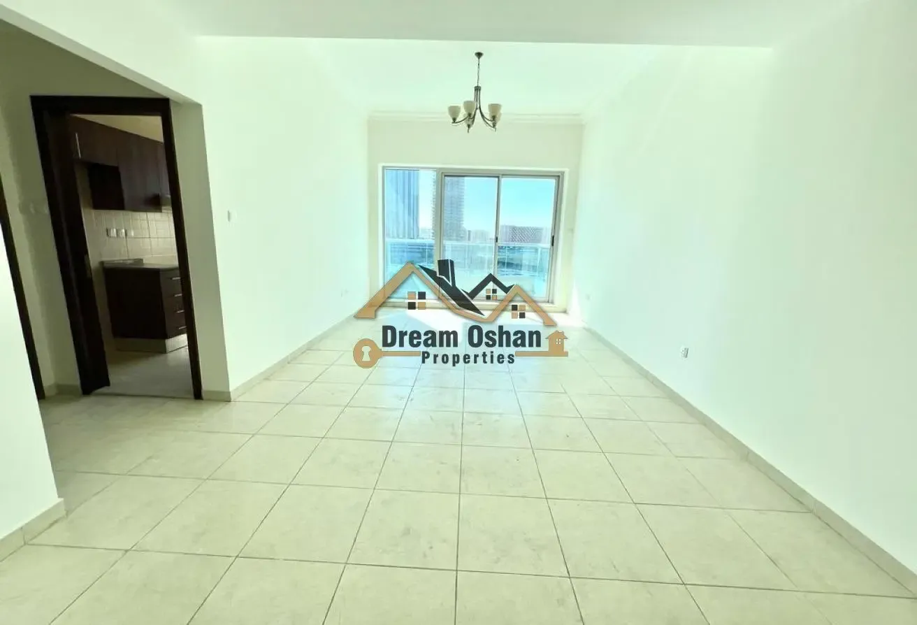 BiG Layout Bright 1BHK With Close kitchen