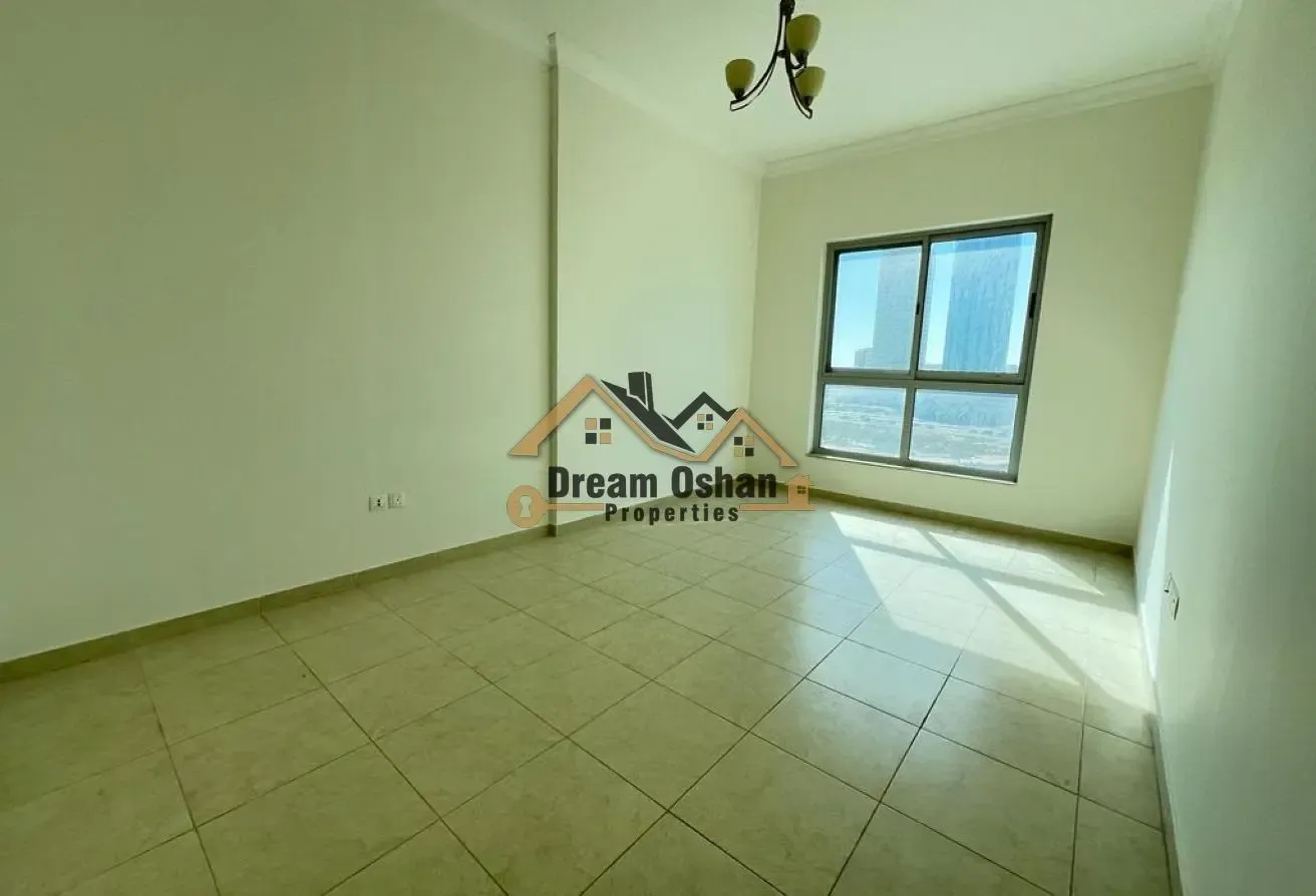 BiG Layout Bright 1BHK With Close kitchen