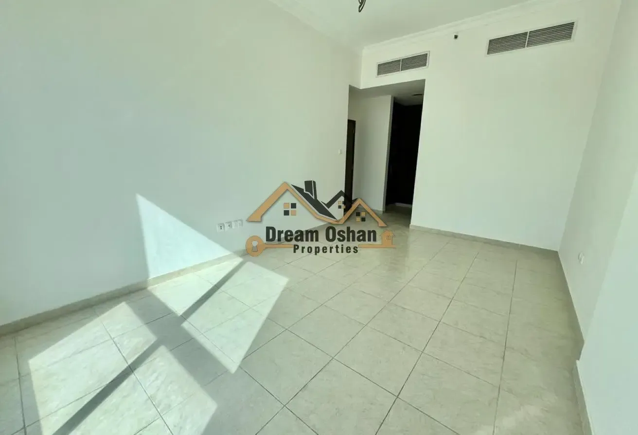 BiG Layout Bright 1BHK With Close kitchen