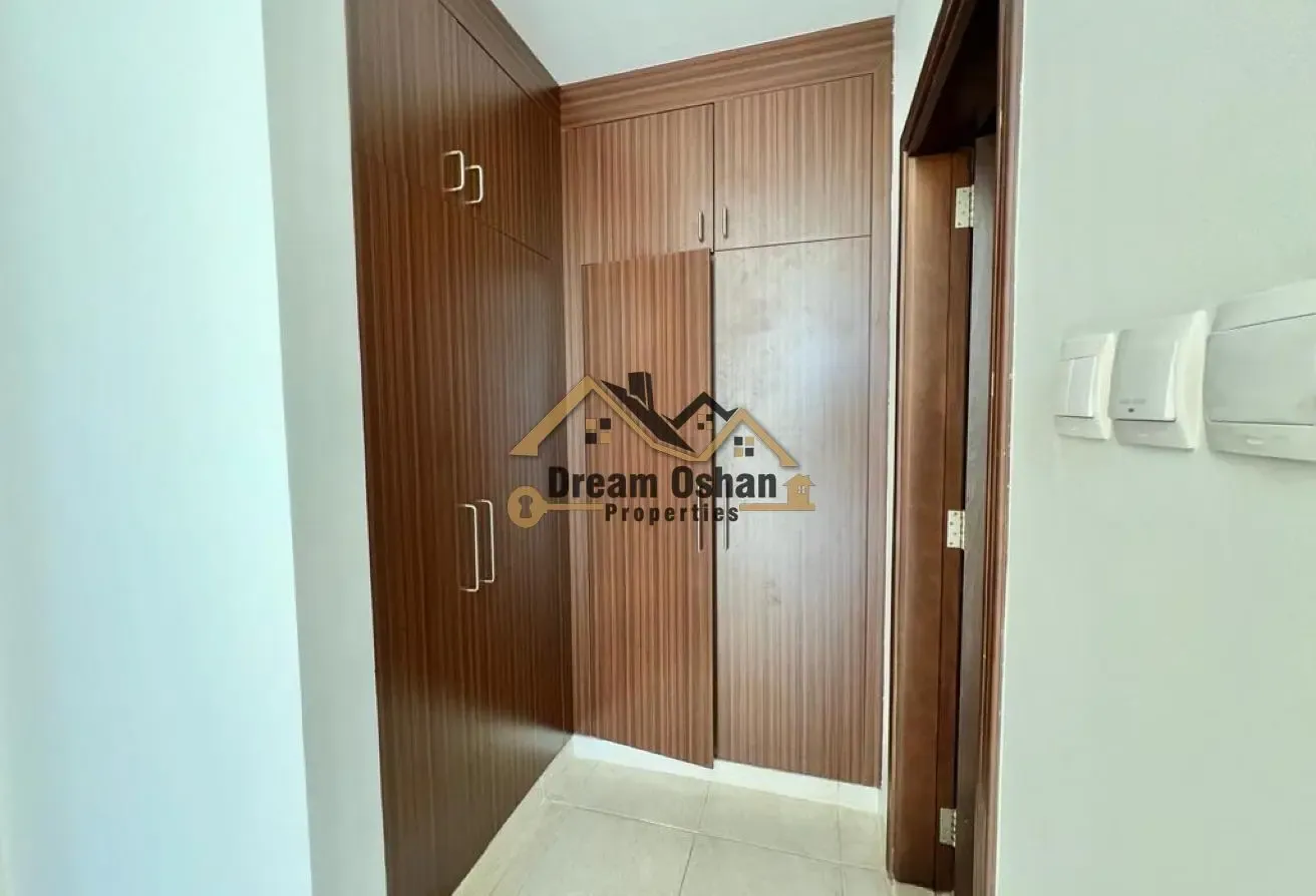 BiG Layout Bright 1BHK With Close kitchen