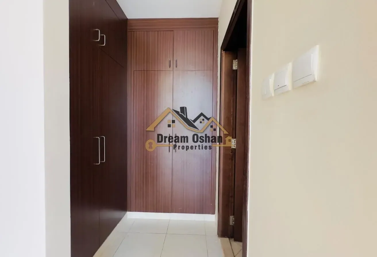 1 BR Apartment in Dubai Silicon Oasis with Parking