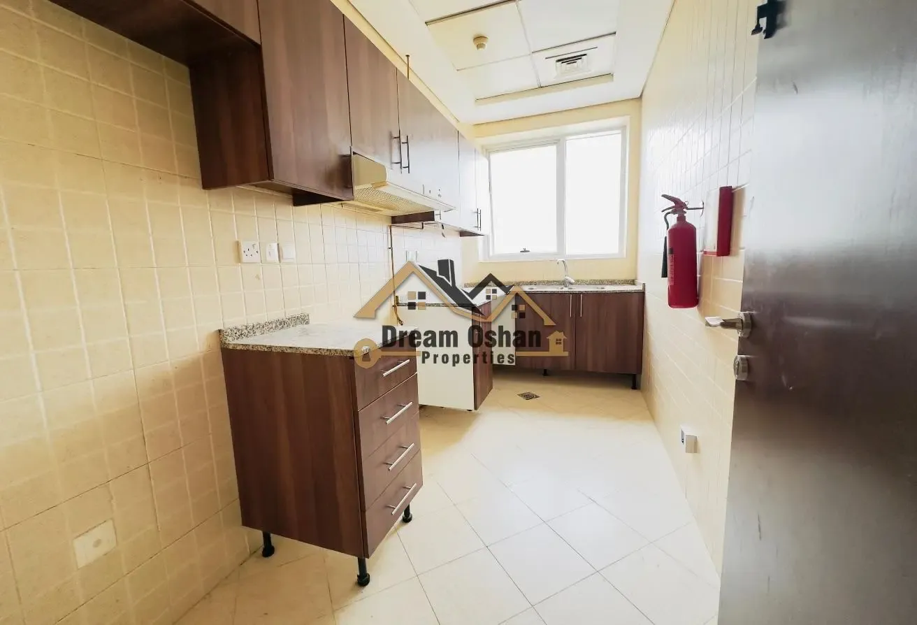 1 BR Apartment in Dubai Silicon Oasis with Parking