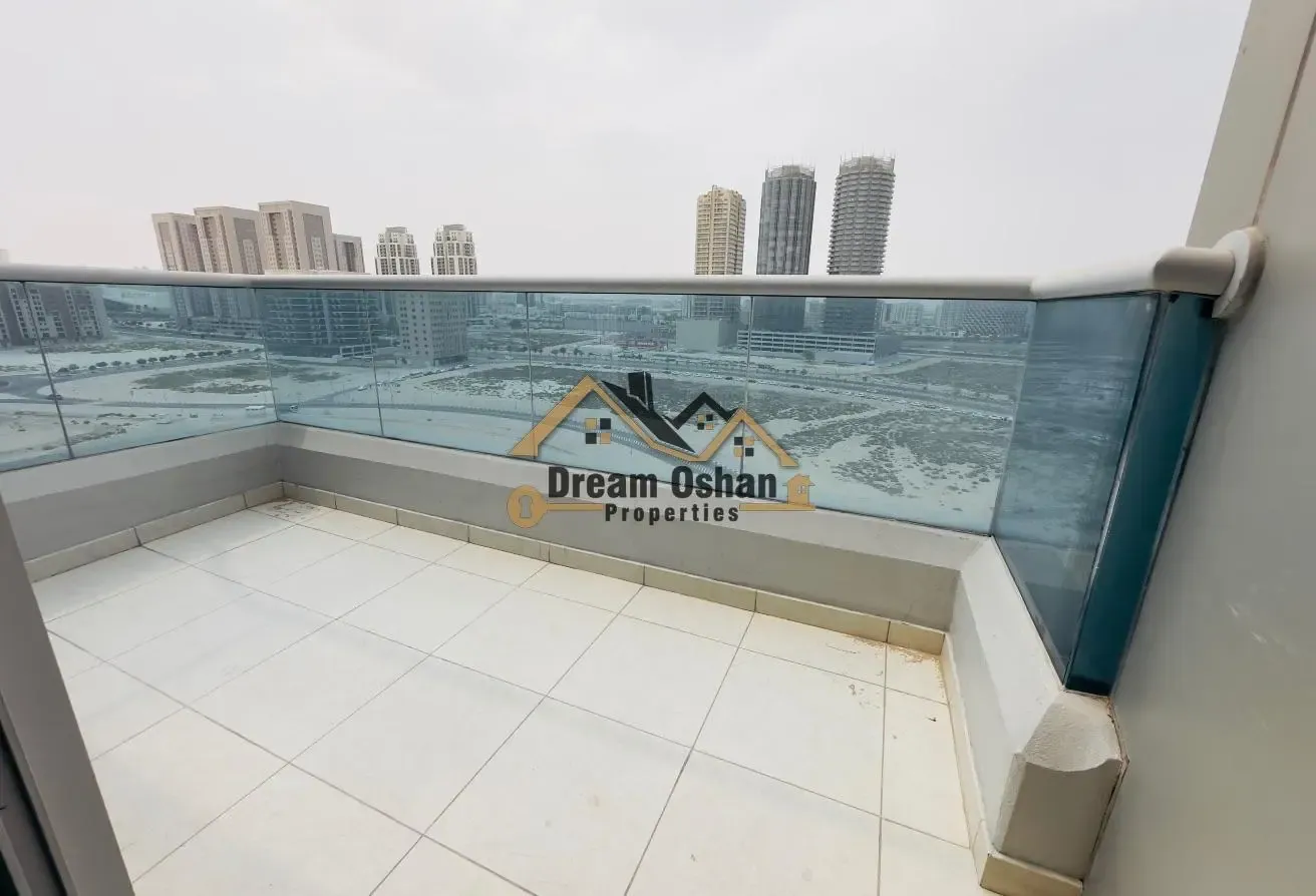 1 BR Apartment in Dubai Silicon Oasis with Parking