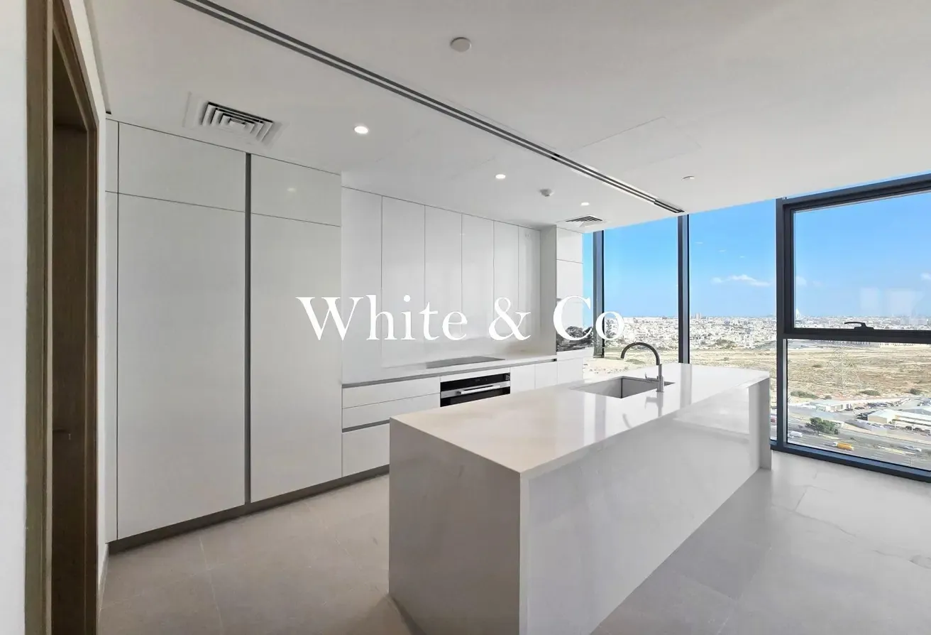 lLOWEST PRICE | BURJ SKYLINE VIEWS | READY