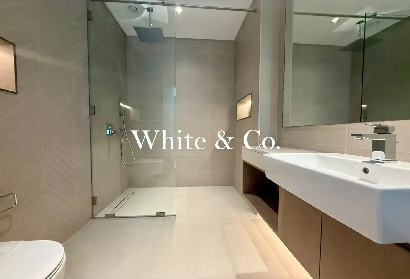 lLOWEST PRICE | BURJ SKYLINE VIEWS | READY