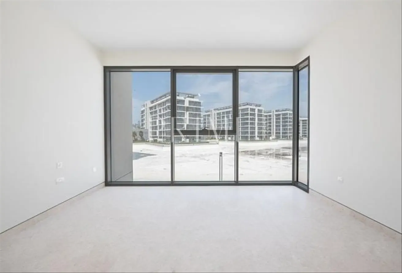 Luxury 4BR |  Prime Location | Vacant