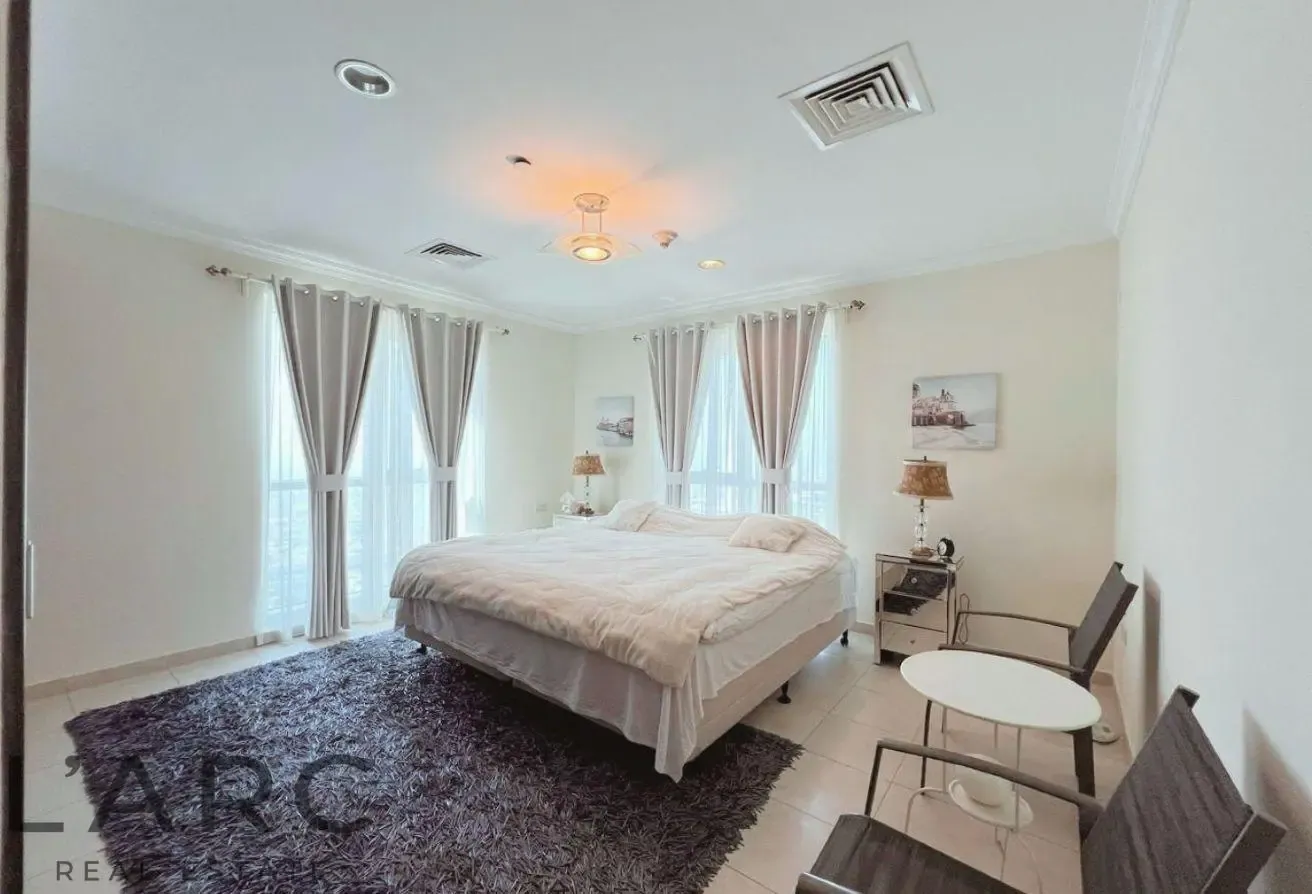 Canal View  |  High Floor  |  Vacant