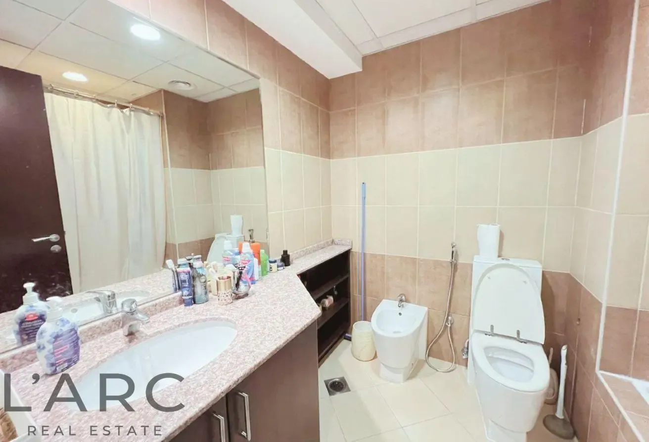 Canal View  |  High Floor  |  Vacant