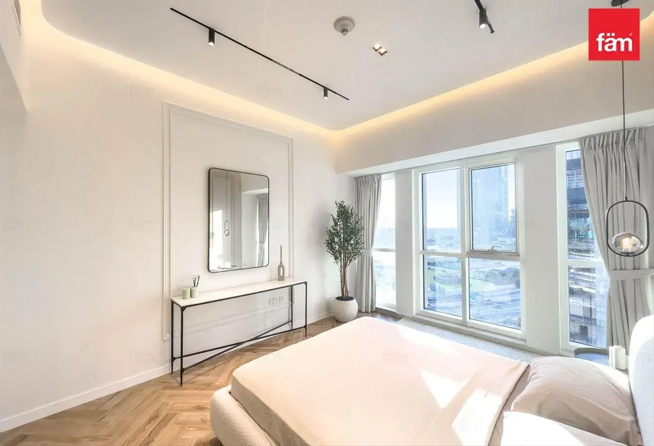 Upgraded APT | Partial Canal View | Furnished