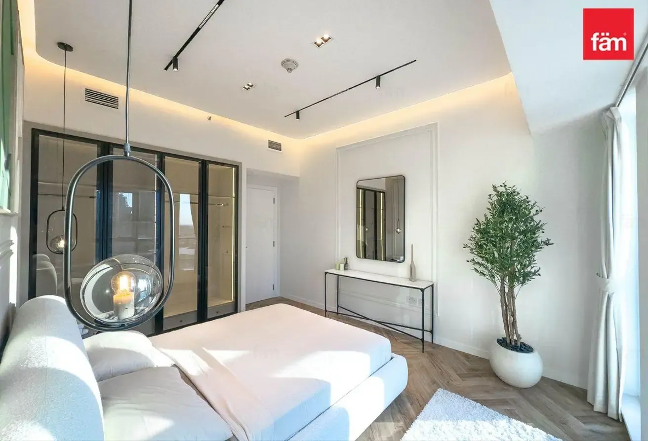 Upgraded APT | Partial Canal View | Furnished