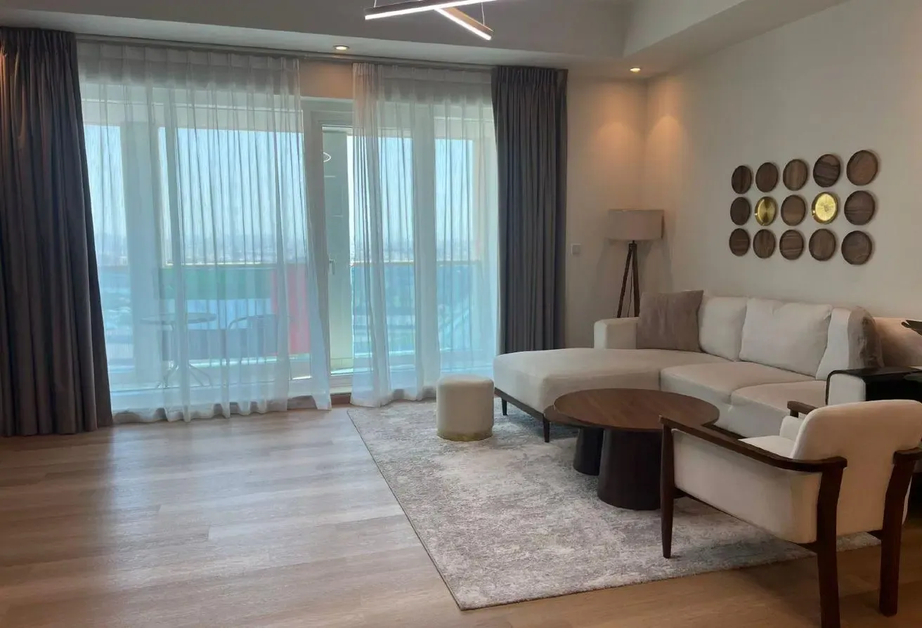 Fully Furnished 1-BHK| PartialCanal & City Views |